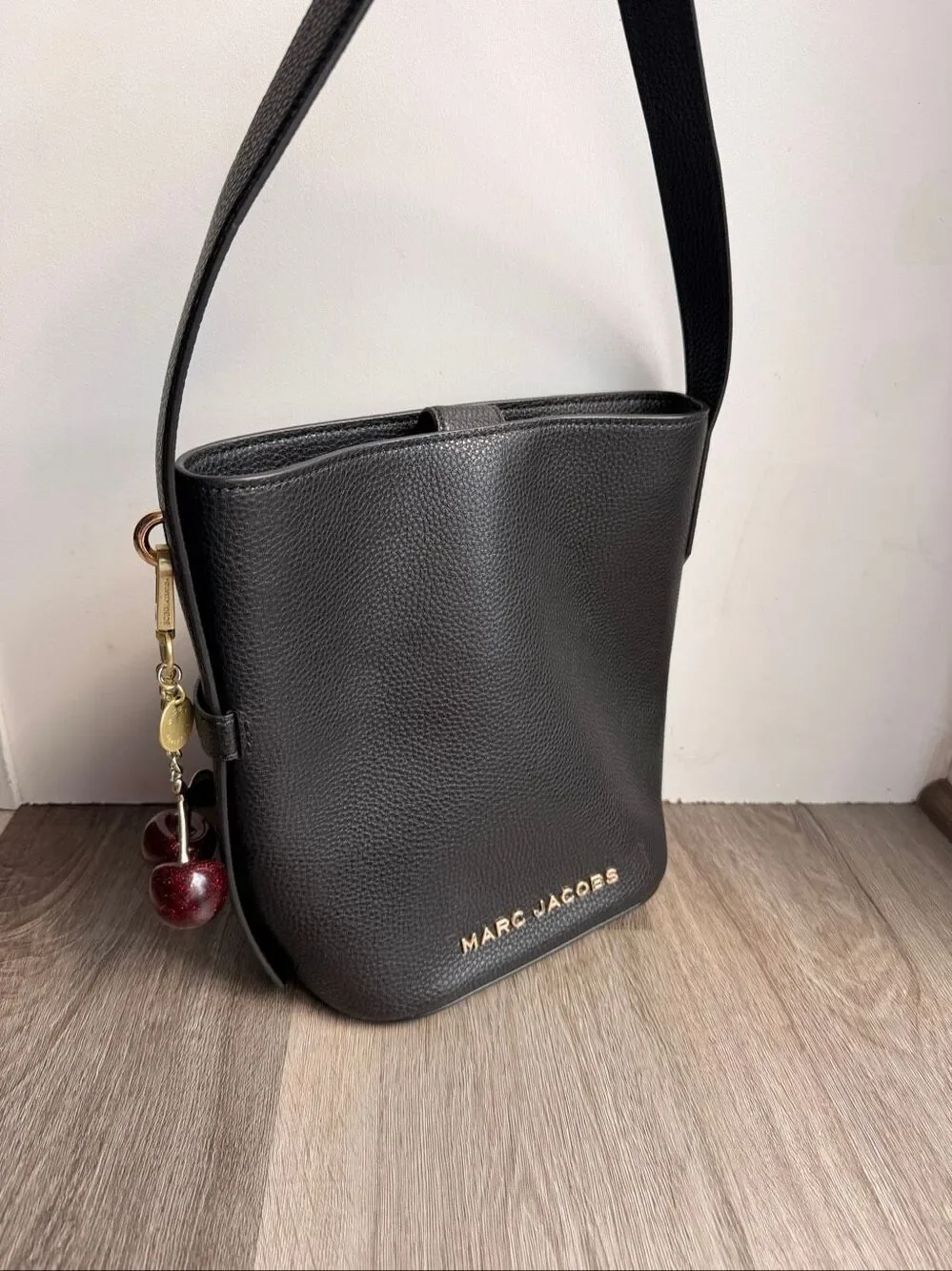 Marc Jacob Grained Calfskin Drifter Bucket Bag Black